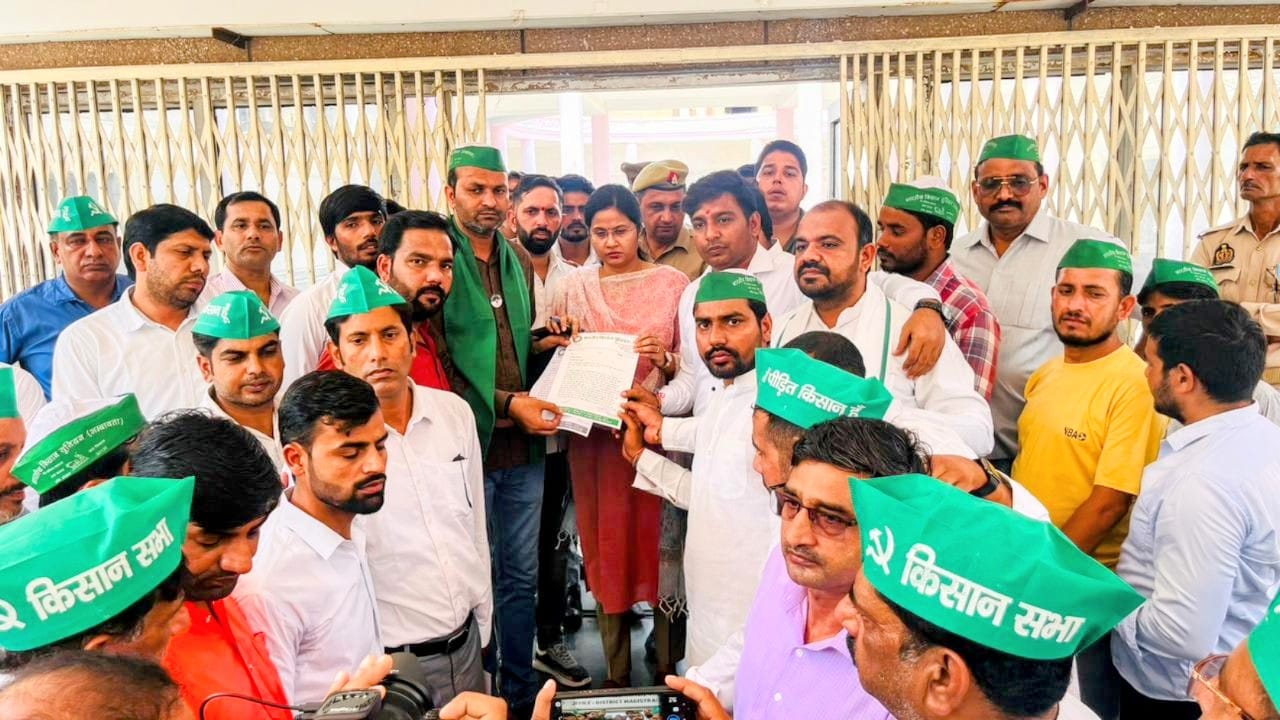 ग्वालियर में हुई पुलिस की कार्रवाई से आक्रोशित गुर्जर समाज ने सौपां ज्ञापन