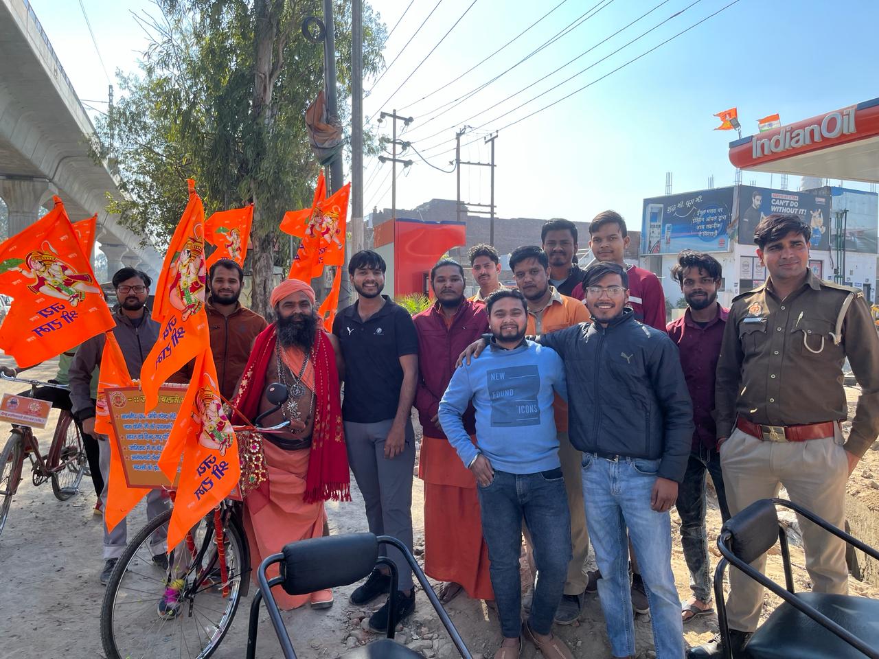 हरिद्वार से जल लेने साईकल पर रवाना हुए मछंदरपुरी महाराज