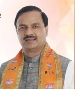 विरोधियों को मिली निराशा, सांसद डॉक्टर महेश शर्मा के आते ही बंद हो गई कई राजनीतिक दुकानें, गिर गए दुकानों के लेंटर, खिसियानी बिल्ली खम्मा नोचे