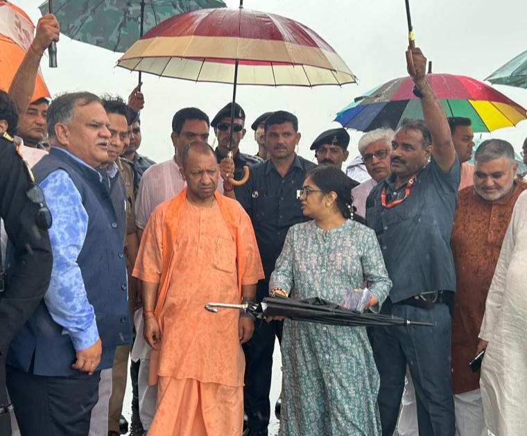 UP News: यूपी के CM योगी ने कर दी घोषणा, नहीं बचेंगे हाथरस कांड के ज़िम्मेदार दोषी, दोषी चाहे कोई भी हो प्रत्येक दोषी को सजा मिलेगी