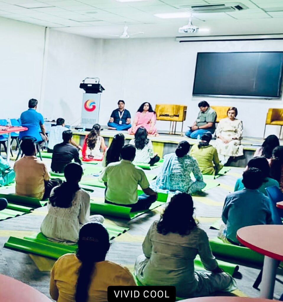गलगोटिया विश्वविद्यालय में “आर्ट ऑफ़ लिविंग" संस्था के तत्वावधान में फैकल्टी डेवलपमेंट-प्रोग्राम का आयोजन