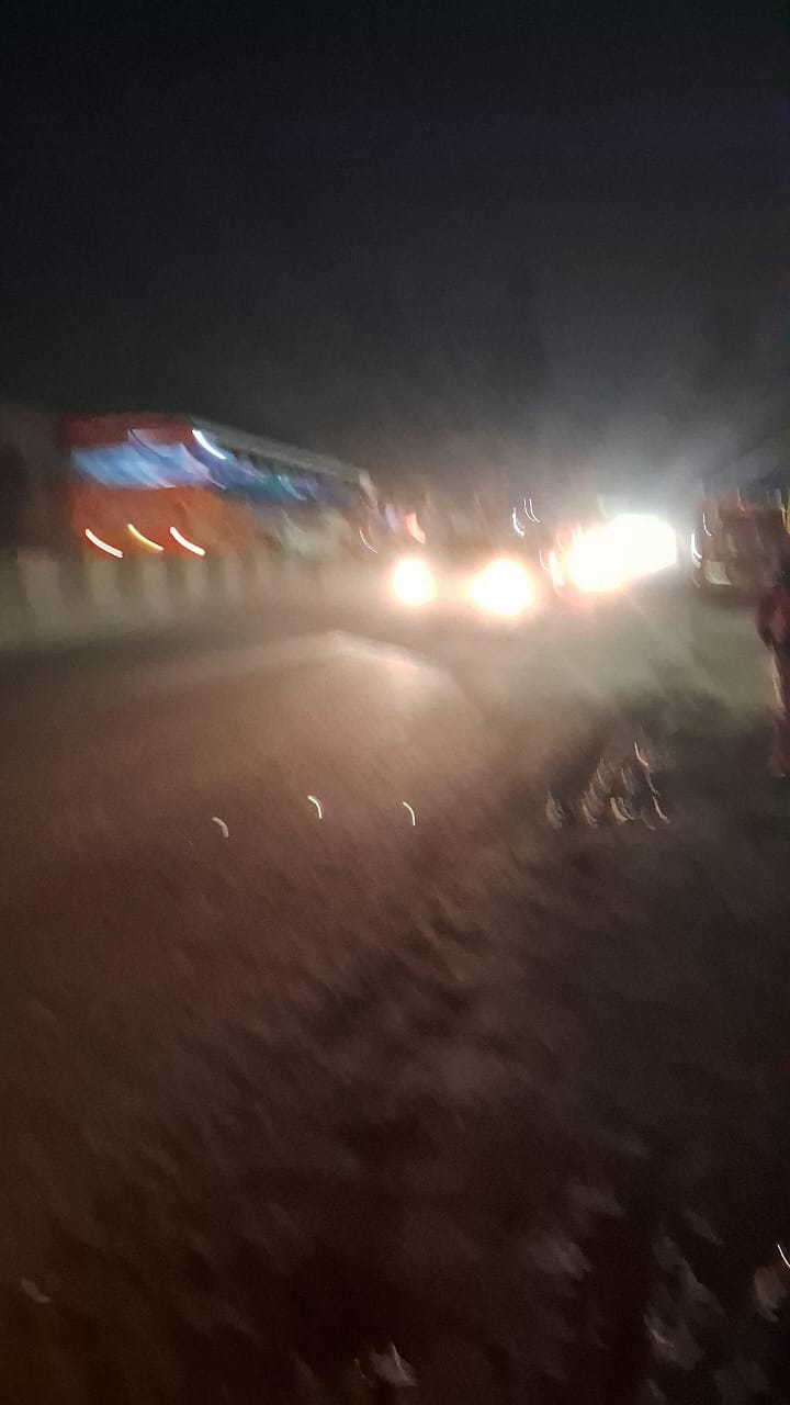 Dadri News: दादरी में जीटी रोड पर डिवाइडर की लापरवाही से हो रहीं दुर्घटनाएं