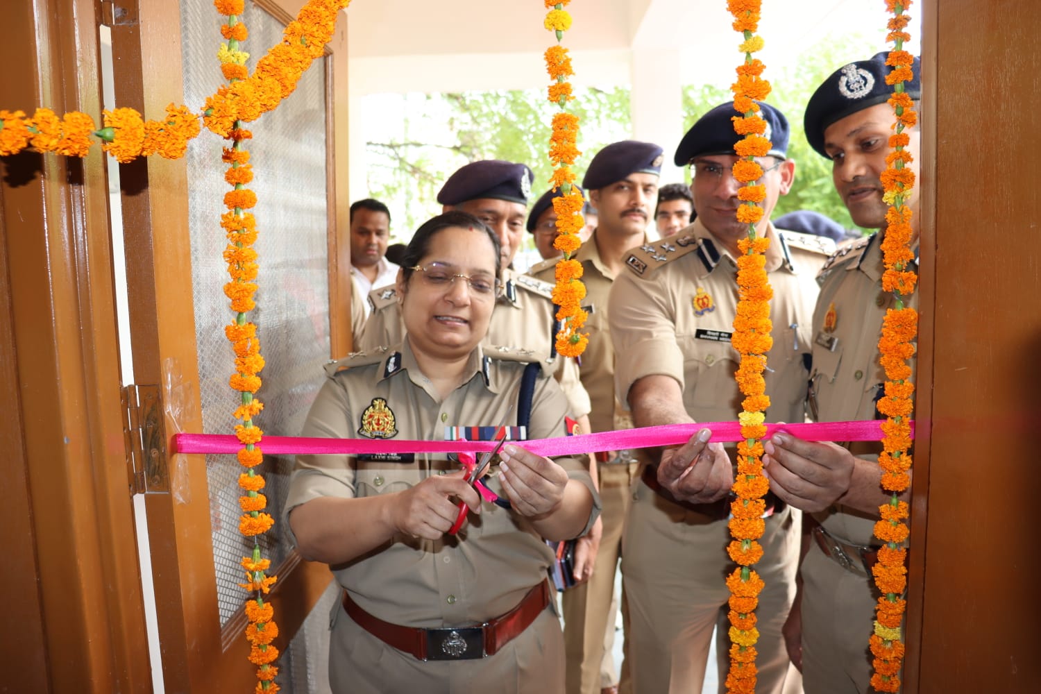 Greater Noida News: गौतमबुद्ध नगर पुलिस कमिश्नर लक्ष्मी सिंह ने किया मीडिया सेल का उद्घाटन, सभी सोशल मीडिया प्लेटफार्म की होगी 24 घंटे मोनिटरिंग
