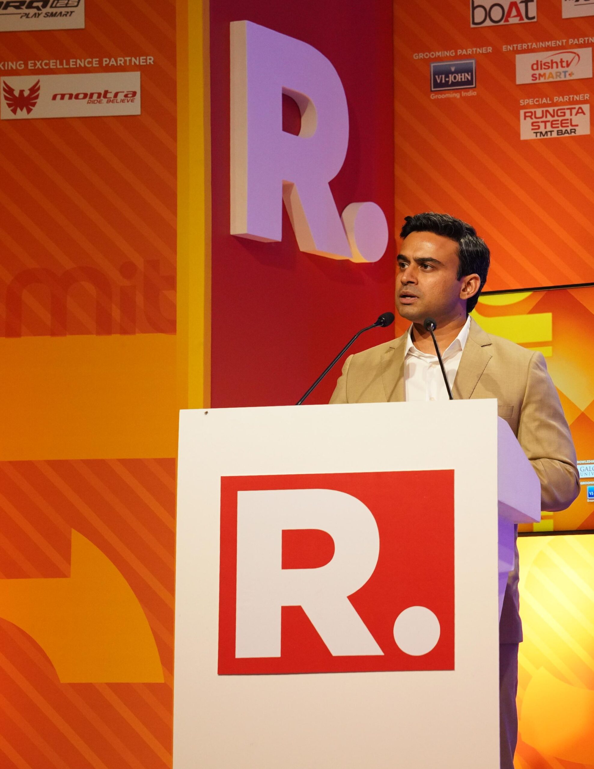 Greater Noida News: गलगोटियास यूनिवर्सिटी में आयोजित रिपब्लिक यूथ समिट-2024 ने प्रेरणा और नवाचार की चिंगारी को प्रज्वलित किया