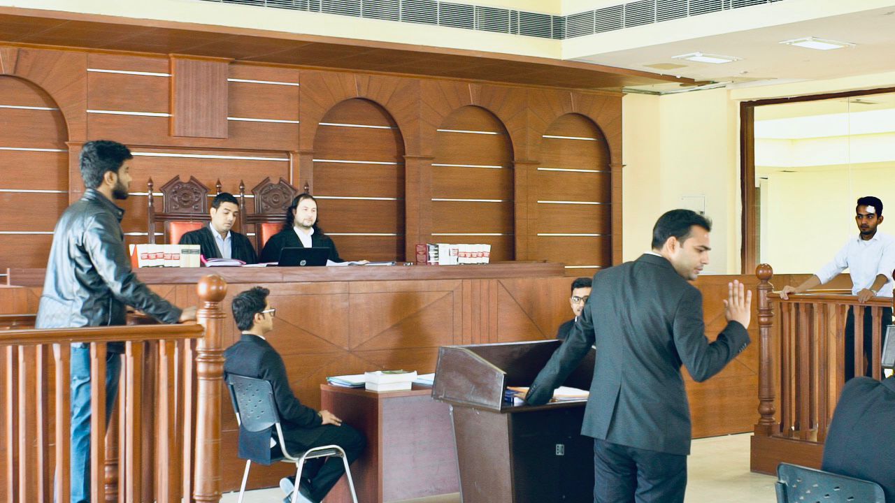 Greater Noida News: गलगोटियास यूनिवर्सिटी को कानून और कानूनी अध्ययन में मिला प्लेटिनम रेटिंग अवार्ड, #GalgotiasShines