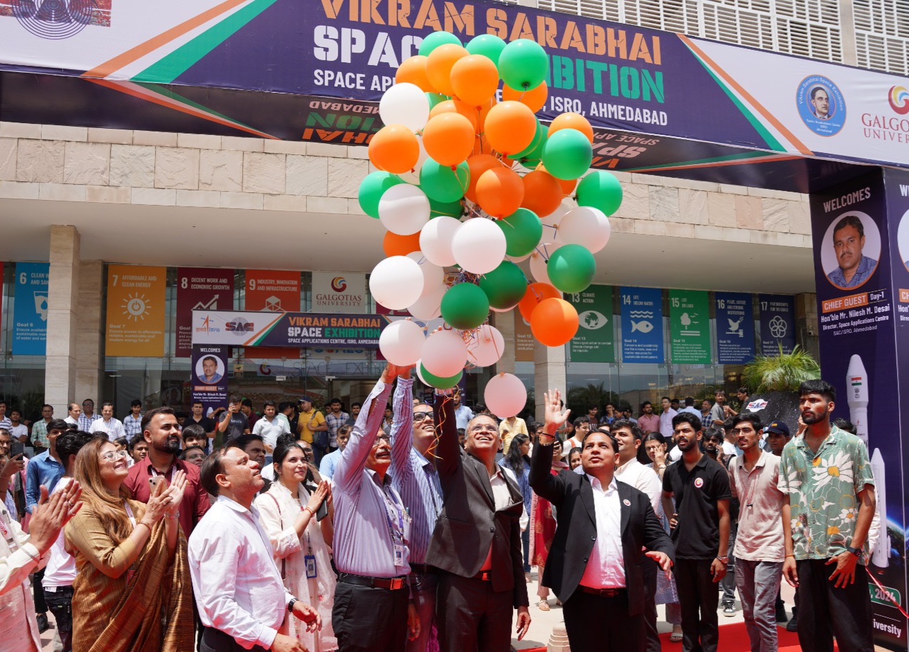 Greater Noida News: गलगोटिया कॉलेज में साराभाई अंतरिक्ष प्रदर्शनी, विज्ञान और प्रौद्योगिकी के क्षेत्र में युवाओं को प्रेरित करने का अद्भुत आयोजन