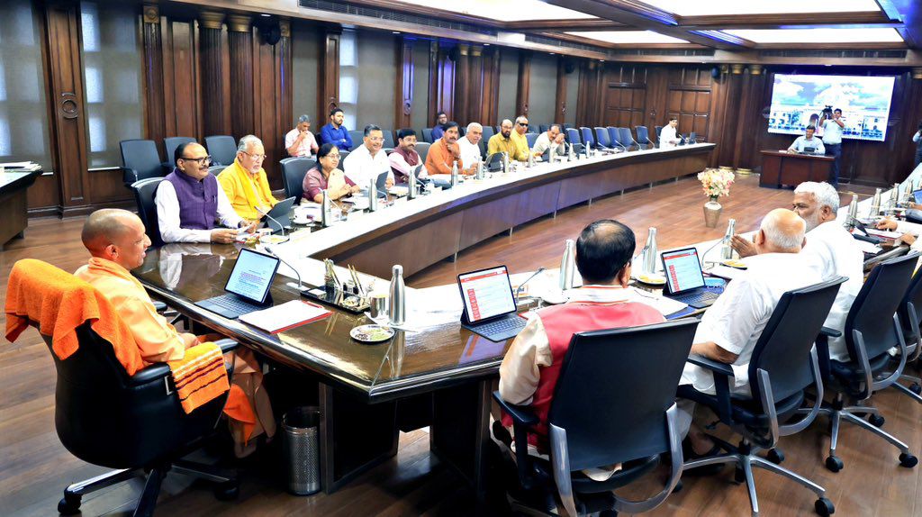 UP Cabinet Minister Mitting : डिजिटल युग में यूपी का बढ़ता दबदबा, योगी कैबिनेट ने दिए 12 अहम फैसले, युवाओं को मिलेगा बड़ा मौका