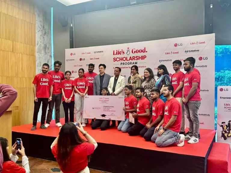 Galgotia University News : गलगोटियास विश्वविद्यालय के छात्रों , के लिए LG इलेक्ट्रॉनिक्स ने बढ़ाया मदद का हाथ, आर्थिक रूप से कमजोर विद्यार्थियों को मिली स्कॉलरशिप