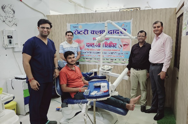 Dadri Rotary Club News : दांतो की देखभाल पर जागरूकता, रोटरी क्लब दादरी ने 'दन्त जाँच शिविर' में 38 व्यक्तियों को दी विशेषज्ञ सलाह, जंक फूड से बचने की अपील