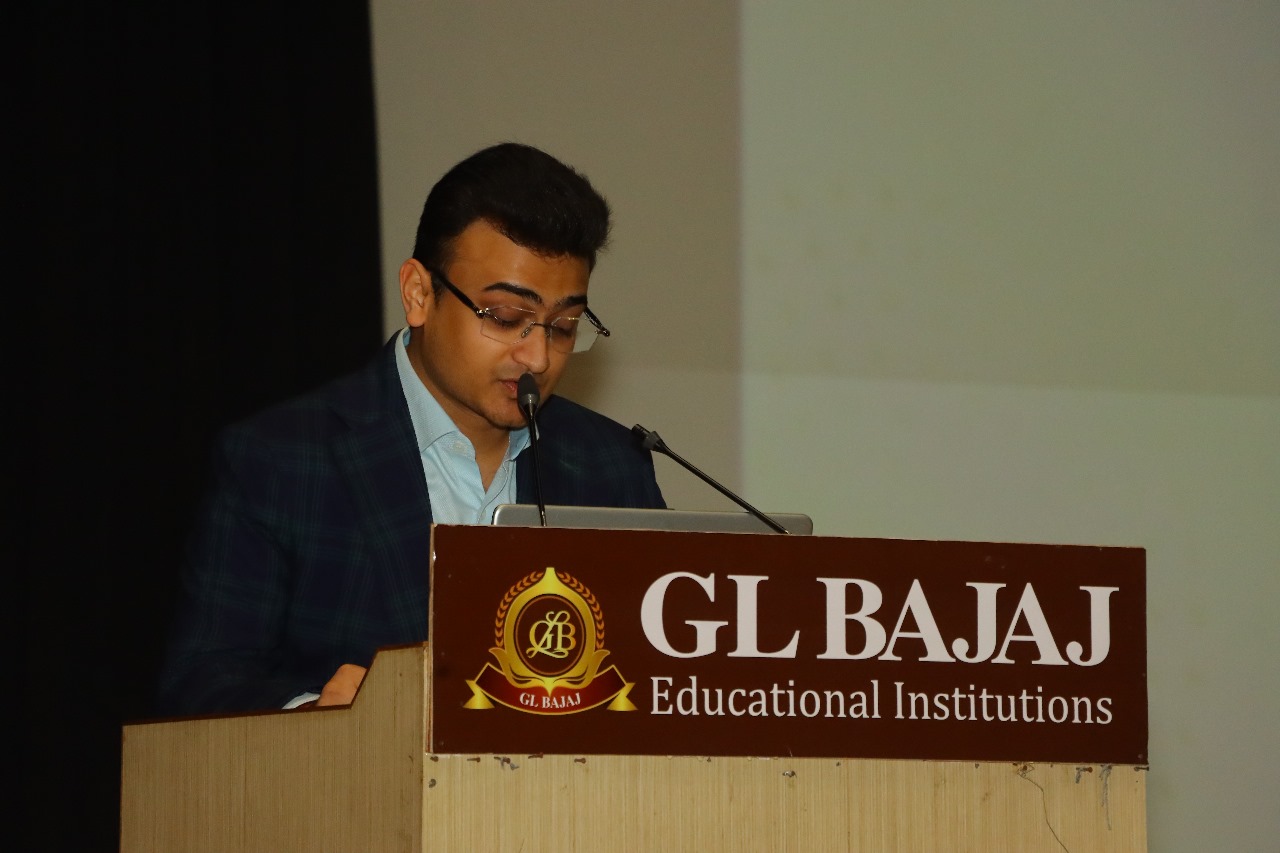 Greater Noida News : जीएल बजाज कॉलेज में दीक्षा-आरम्भ 2024-25, नए छात्रों का हुआ भव्य स्वागत, डिजिटल क्लासरूम्स से भविष्य की तैयारी