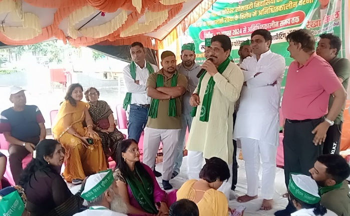 Peramount UPSIDA News : पैरामाउंट बिल्डर और UPSIDA के आरएम अनिल कुमार की मिलीभगत से अवैध निर्माण का खुलासा, धरने को तोड़ने की साजिश नाकाम, पैरामाउंट में हो रहा है भारी विरोध