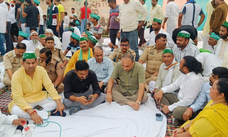 Kisan Ekta Sangh News : किसान एकता संघ का धरना प्रदर्शन, तीस रे दिन भी रहा जारी, प्रशासन से 12 सूत्रीय मांगों पर बनी सहमति