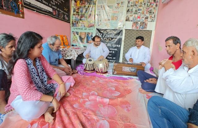 Greater Noida News : गांधी-शास्त्री जयंती की पूर्व संध्या पर वृद्धाश्रम 