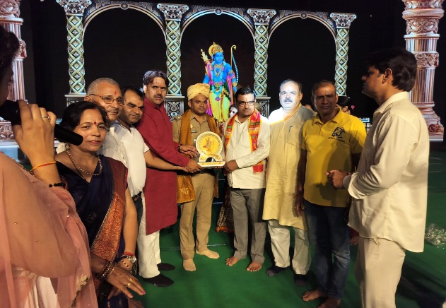 Greater Noida Ramleela News : श्री धार्मिक रामलीला मंचन का भव्य आयोजन सेक्टर पाई में, नारद मोह की लीला विशेष आकर्षण रही
