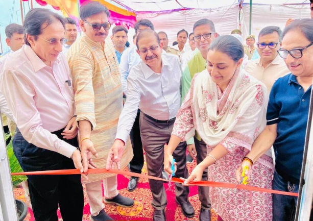 Jewar Empowerment News : अपरैल पार्क के भूमि पूजन के साथ 70% महिलाओं को रोजगार की सौगात, जेवर में रोजगार का नया अध्याय