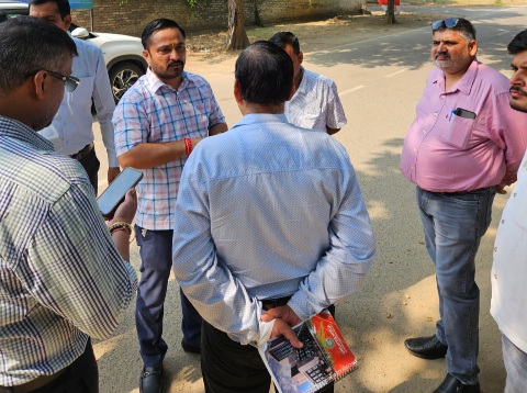 Noida Sec 36 News : नोएडा सेक्टर 36 में नागरिक समस्याओं पर सख्त कार्रवाई की मांग, नोडल अधिकारी ने दिया समाधान का आश्वासन