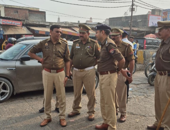 Dadri Traffic Police News : दादरी में सड़क पर खड़ी गाड़ी होगी जब्त, डीसीपी ट्रैफिक यमुना प्रसाद ने किया निरीक्षण, लोगों को जाम मुक्त सफर का भरोसा, सड़क पर खड़ी की कार तो क्रेन से उठा कर ले जाएगी पुलिस
