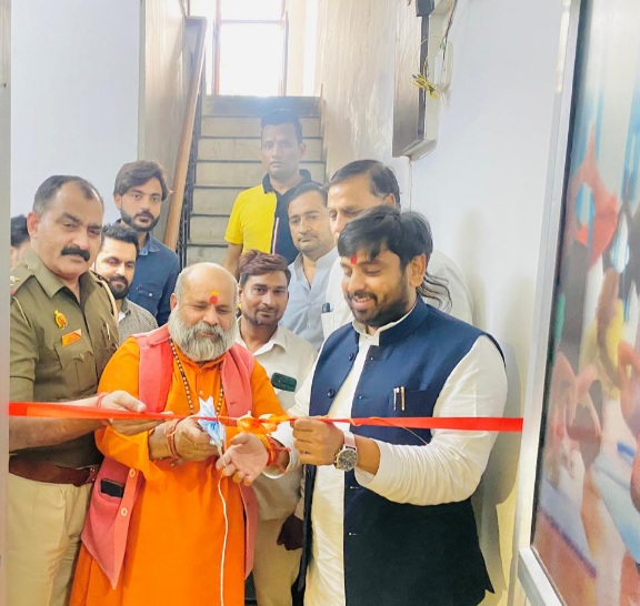 Noida Yoga News : नोएडा में 'प्रज्ञा योग एंड रिहैब सेंटर' का उद्घाटन, योग और आयुर्वेद को मिला नया मंच, भाजयुमो प्रदेश कार्यसमिति सदस्य अन्नू पंडित मुख्य अतिथि रहे