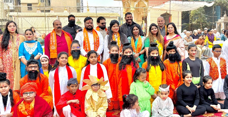 Greater Noida West News : महागुन मायवुड्स में वैदिक आर्य संस्कृति परिवार ने किया वैदिक महायज्ञ और वेद कथा का आयोजन