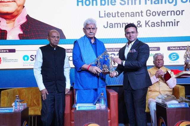 Galgotia University News : गलगोटिया यूनिवर्सिटी में स्मार्ट इंडिया हैकाथॉन का शुभारंभ, मुख्य अतिथि मनोज सिन्हा ने कहा - ‘नया भारत बनाएंगे नए युवा’