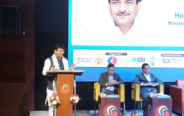 Galgotia University News: स्मार्ट इंडिया हैकाथन देश के युवाओं के नवाचार से साकार होगा 'विकसित भारत 2047' का सपना, प्रधानमंत्री का ड्रीम प्रोजेक्ट, कपिल देव अग्रवाल का संदेश