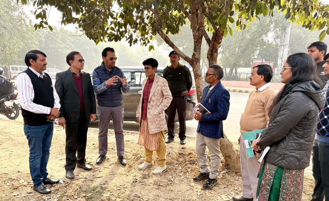 Greater Noida ACEO News : ग्रेटर नोएडा में यातायात जाम की समस्या पर एसीईओ लक्ष्मी सिंह का निरीक्षण, समाधान की दिशा में महत्वपूर्ण पहल