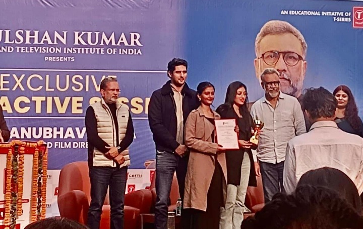 Galgotia University News : गलगोटिया विश्वविद्यालय के विद्यार्थियों ने शॉर्ट फिल्म निर्माण में जीता प्रतिष्ठित पुरस्कार