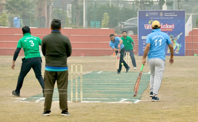 Sharda University News : शारदा विश्वविद्यालय में स्टाफ क्रिकेट प्रतियोगिता का शानदार शुभारंभ, एडमिशन और हास्पिटल एकादश ने जीते मुकाबले