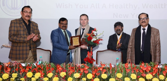 Sharda University News : शारदा विश्वविद्यालय में अंतर्राष्ट्रीय सम्मेलन का आगाज, ऊर्जा और सामग्री विज्ञान पर विशेषज्ञों का मंथन