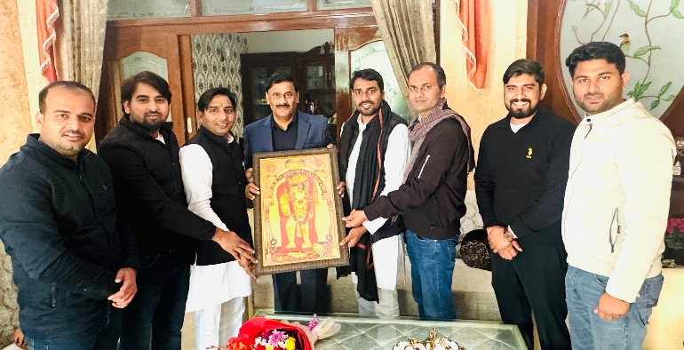 Yumana Authority News : "यमुना अथॉरिटी के जीएम बने राजेंद्र भाटी, क्षेत्रीय विकास के लिए प्रेरणा, गामा-1 में हुआ भव्य स्वागत समारोह", "राजेंद्र भाटी की उपलब्धि बनी प्रेरणा"