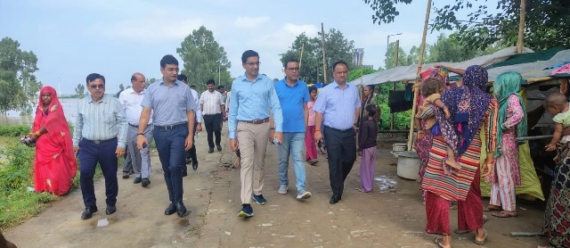 Noida Authority News : नोएडा प्राधिकरण की बड़ी समीक्षा बैठक: भूखंड आवंटन से लेकर प्लास्टिक बैन तक, सीईओ ने दिए कड़े निर्देश, बकायेदारों पर गिरेगी गाज़, फ्लड रिलीफ कैम्प का भी किया औचक निरीक्षण, सीईओ श्री लोकेश एम ने किया फ्लड रिलीफ कैम्प का औचक निरीक्षण
