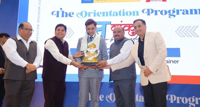 GNIOT College News : ग्रेटर नोएडा में नवांकुर–2025 का भव्य आगाज़, जीएनआईओटी एमबीए संस्थान ने नवप्रवेशित विद्यार्थियों का किया स्वागत, बड़े उद्योगपतियों और मोटिवेशनल स्पीकरों ने भरी उड़ान के सपनों में ऊर्जा, अमन गुप्ता और सोनू शर्मा ने दिया जोखिम उठाने और खुद पर विश्वास करने का मंत्र