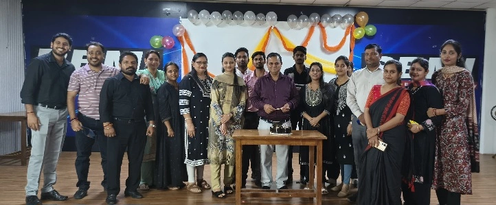 RBMI College News : आर.बी.एम.आई. कॉलेज में शिक्षक दिवस 2025 का भव्य आयोजन, गुरु-शिष्य परंपरा के सम्मान में गूंजे गीत, नृत्य और प्रेरणादायी संदेश, डॉ. सर्वपल्ली राधाकृष्णन को श्रद्धांजलि के साथ हुई शुरुआत