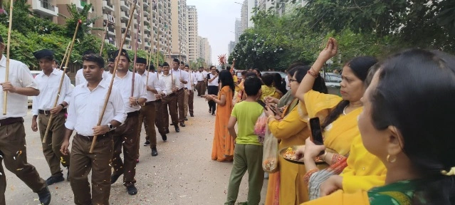 RSS News : 100 वर्षों की तपस्या, राष्ट्र निर्माण की प्रेरणा, ग्रेटर नोएडा और ग्रेनो वेस्ट में संघ के शताब्दी वर्ष का भव्य उत्सव, 94 स्थानों पर 8000 स्वयंसेवकों का अभूतपूर्व पथ संचलन — एकता, अनुशासन और पंच परिवर्तन का सशक्त संदेश, पथ संचलन में गूंजा राष्ट्रगीत, अनुशासन ने किया सबको प्रभावित