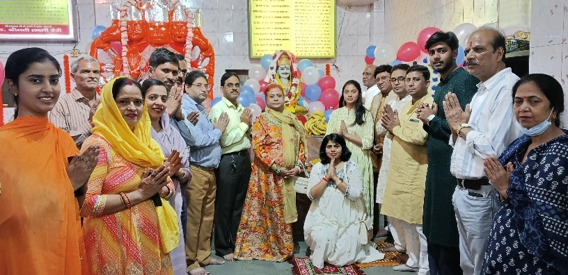ग्रेटर नोएडा में चित्रांश समाज ने सामूहिक रूप से किया श्री चित्रगुप्त देव का भव्य पूजन