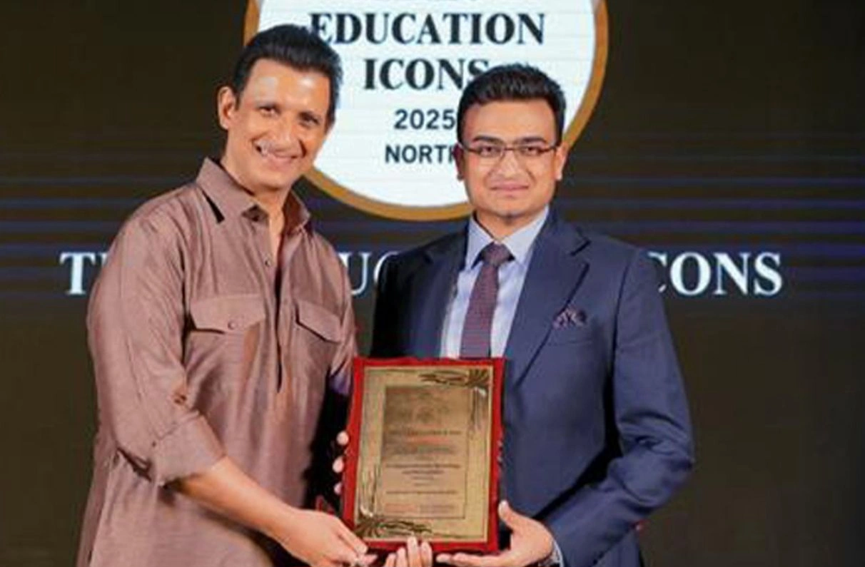 GL Bajaj College News : GL बाजाज के सीईओ कार्तिकेय अग्रवाल को शिक्षा क्षेत्र में “ट्रिपल एक्सीलेंस ऑनर” — इंजीनियरिंग, एमबीए और बीबीए श्रेणियों में मिला राष्ट्रीय गौरव सम्मान, ग्रेटर नोएडा का गौरव — शिक्षा जगत में नई ऊंचाइयों को छूते कार्तिकेय अग्रवाल, वाइस चेयरमैन पंकज अग्रवाल का गर्व भरा बयान