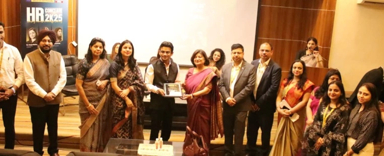 GNIOT College News : जीएनआईओटी ग्रुप ऑफ इंस्टीट्यूशंस में एचआर कॉन्क्लेव 2025 का सफल आयोजन, एचआर लीडर्स, उद्योग विशेषज्ञों और प्रबंधन के विद्यार्थियों ने भाग लिया, जेन ज़ेड एंड एआई: लीडिंग द नेक्स्ट बिज़नेस रेवोल्यूशन