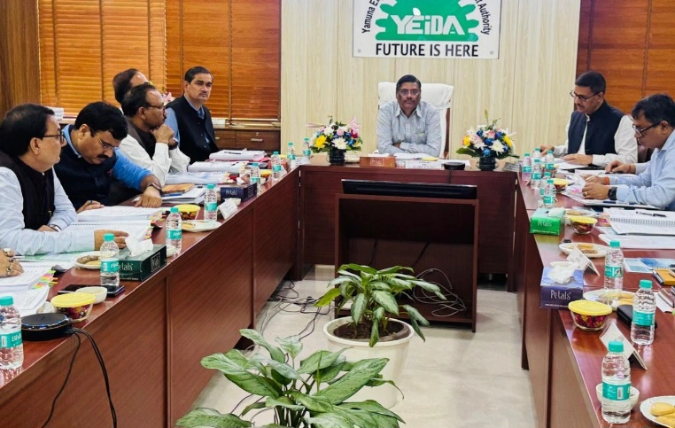 YEIDA Authority News : "यमुना प्राधिकरण की 87वीं बोर्ड बैठक में चला विकास का मेगा इंजन!", हजारों करोड़ की योजनाओं को हरी झंडी, अवैध कब्ज़ों पर कड़ी कार्रवाई, नए मुख्यालय और डिजिटल पोर्टल से बढ़ेगी पारदर्शिता, एक साल में 192 करोड़ का रिकॉर्ड लाभ, वन टाइम सेटलमेंट पॉलिसी बनी बड़ी राहत, फरवरी 2026 तक आवेदन की सुविधा