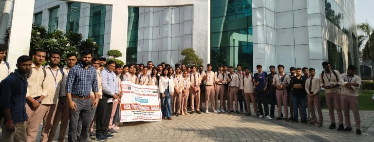 ITS College News : आई.टी.एस इंजीनियरिंग कॉलेज, ग्रेटर नोएडा के बी.टेक (सीएसई) द्वितीय वर्ष के छात्रों का एचसीएलटेक, नोएडा में औद्योगिक भ्रमण