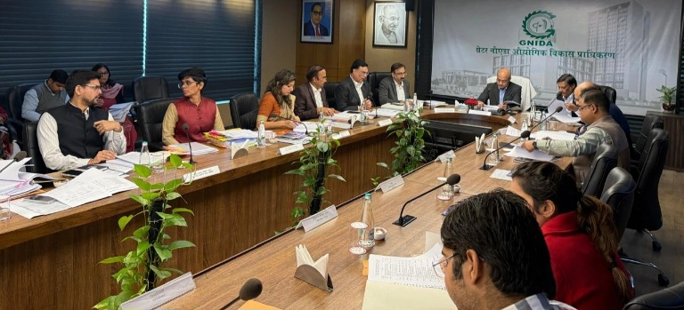 Greater Noida Authority Board Meeting: “ग्रेटर नोएडा में विकास का महाकुंभ मेट्रो–रेलवे कनेक्टिविटी से लेकर बिल्डरों पर सर्जिकल स्ट्राइक तक!, प्राधिकरण की 141वीं बोर्ड बैठक में लिए गए 9 बड़े फैसलों से बदल जाएगा शहर का भविष्य”, मल्टीमॉडल ट्रांसपोर्ट हब होगा मेट्रो से कनेक्ट — 105 मीटर रोड पर 1.8 KM एलिवेटेड रूट