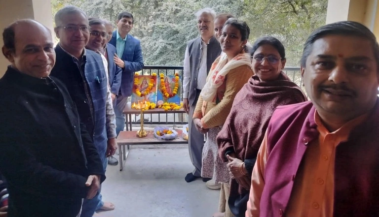 Greater Noida News : “ग्रेटर नोएडा में ‘विजय सिंह पथिक प्रतिभा विकास केंद्र’ का शुभारंभ, वंचित बच्चों के जीवन में जगाई नई रोशनी, संस्कार-शिक्षा का अनोखा संगम!”, वनवासी रक्षा परिवार फाउंडेशन का बड़ा संकल्प: शहर में खुलेंगे 10 नए संस्कार केंद्र,नई सुबह, नई दिशा… ग्रेटर नोएडा में शिक्षा-संस्कार का विस्तार