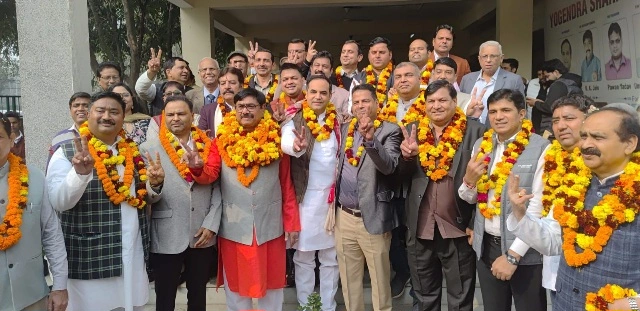 Noida FONRWA News : “चुनाव भी हुए… और जीत भी बिना मतदान!”, फोनरवा इतिहास में पहली बार निर्विरोध चुनी गई 21 सदस्यीय पूरी टीम, योगेंद्र शर्मा–के.के. जैन की चौथी जीत ने रचा नया रिकॉर्ड, पहली बार बने निर्विरोध अध्यक्ष