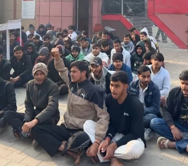 Dadri Visvesvaraya News : विश्वेश्वरैया कॉलेज में सनसनी, छात्रा ने प्रिंसिपल व फैकल्टी पर लगाए बैड टच के गंभीर आरोप, वीडियो वायरल होते ही पुलिस ने दर्ज किया मुकदमा, छात्रा की सुरक्षा और मानसिक स्थिति पर चिंता, कॉलेज प्रबंधन की चुप्पी