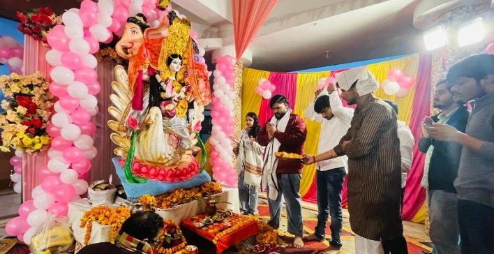 ITS College News : ज्ञान की वीणा, भक्ति का सुर और बसंत की मुस्कान…,  आईटीएस इंजीनियरिंग कॉलेज में माँ सरस्वती की आराधना से महक उठा पूरा परिसर, माँ सरस्वती की आराधना से गूंज उठा कॉलेज परिसर, उल्लास के साथ मनाया गया बसंत पंचमी पर्व