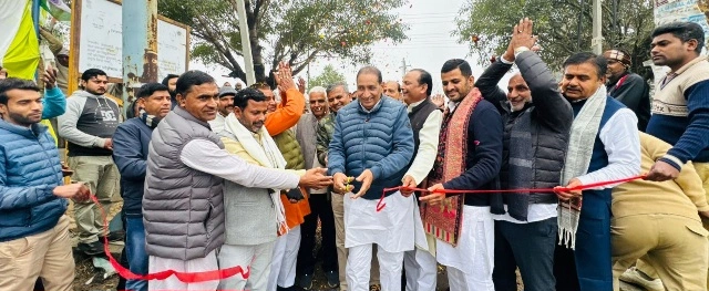 Dadri MLA News :;अब दादरी में विकास दौड़ेगा फर्राटे से!, विधायक तेजपाल सिंह नागर ने किया 1.18 करोड़ की सड़कों का शिलान्यास, गांव-शहर की तस्वीर बदलेगी, ग्रामीण विकास को मिलेगा सीधा लाभ, शिलान्यास कार्यक्रम में उमड़ा जनसमर्थन