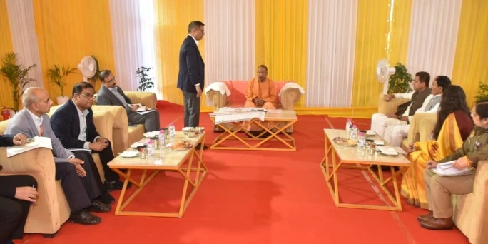 CM Noida Visit News : मुख्यमंत्री योगी आदित्यनाथ का गौतम बुद्ध नगर दौरा, कानून व्यवस्था और विकास परियोजनाओं की गहन समीक्षा, विकास कार्यों की प्रगति की समीक्षा, सेमीकंडक्टर पार्क परियोजना पर विशेष चर्चा