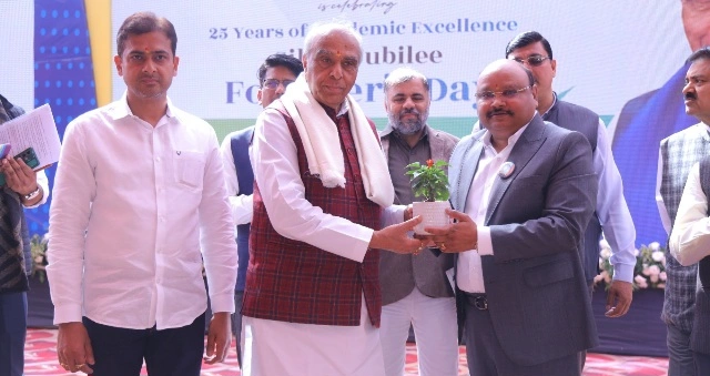 GNIOT College News : नवाचार का उत्सव, संस्कृति का संगम!, जीएनआईओटी ग्रुप ऑफ इंस्टीट्यूशंस के रजत जयंती समारोह का चौथा दिन बना तकनीकी ऊर्जा और सांस्कृतिक उल्लास का प्रतीक, आइडिया लैब की हुई शुरूआत, सांसद और जिला अध्यक्ष ने किया आइडिया लैब का उदघाटन, चेयरमैन डॉ राजेश गुप्ता का प्रेरक संबोधन