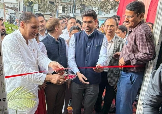 Greater Noida Authority News : ग्रेटर नोएडा में पहला श्रमिक सुविधा केंद्र शुरू, ईकोटेक-3 से उद्योग और मजदूरों को मिलेगा सीधा लाभ, सीईओ NG रवि कुमार के निर्देश पर तैयार हुआ केंद्र, उद्योग और श्रमिकों के बीच सेतु