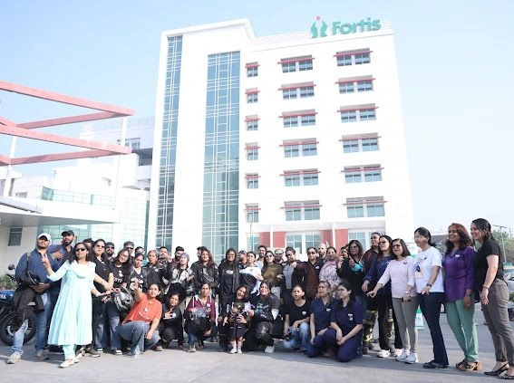 Fortis Hospital News : ताकत, आत्मविश्वास और आज़ादी का जश्न, महिला दिवस पर फोर्टिस नोएडा ने कराया ‘विमेन राइडर्स बाइकथॉन’, 100 महिला राइडर्स ने सड़कों पर दिखाई हिम्मत और फिटनेस का जज्बा, सुबह की ऊर्जा के साथ शुरू हुई बाइकथॉन, एंजेल्स एंड रोडस्टर्स’ ग्रुप की महिला राइडर्स ने लिया हिस्सा