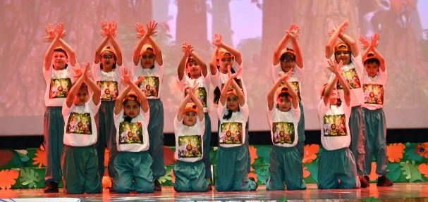 DPS School News : “हर बच्चे को मिले उड़ान, हर सपने को मिले पहचान!” — DPS नॉलेज पार्क-V का वार्षिक उत्सव ‘आरोहण’ बना प्रतिभा, समावेश और उत्साह का महाकुंभ, दीप प्रज्वलन से हुई शुरुआत, आध्यात्मिक माहौल ने बढ़ाया उत्साह, रंगारंग प्रस्तुतियों ने मोहा मन, नन्हें कलाकारों ने जीता दिल